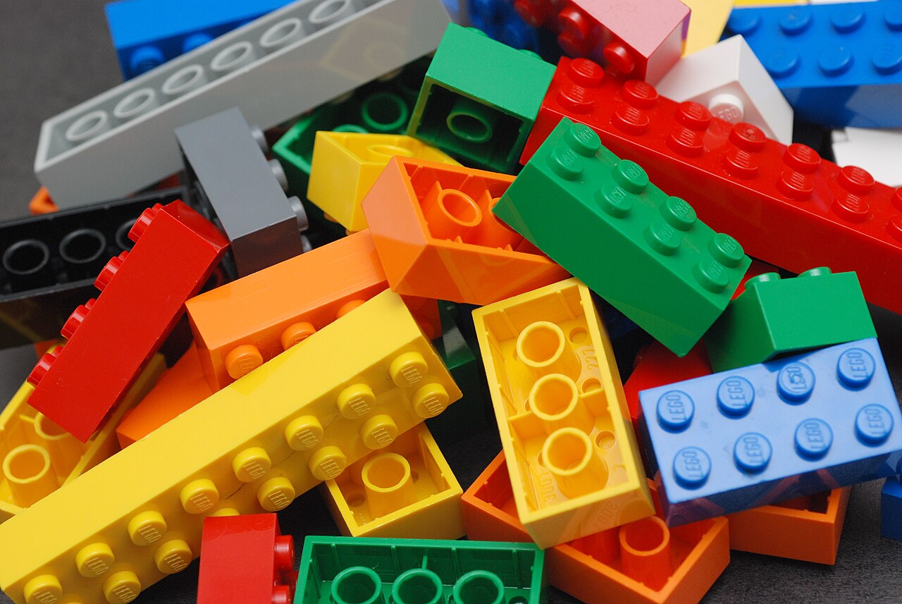 A LEGO története: egy dán asztalosműhelytől a világ legnagyobb játékgyáráig